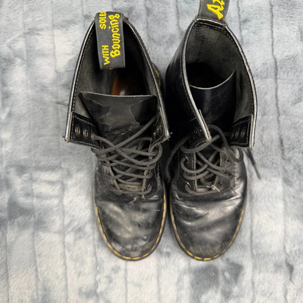 Dr. Martens 1460 Combat Boots Unisex Size M8/W9 Black Leather Lace Up 8-Eye